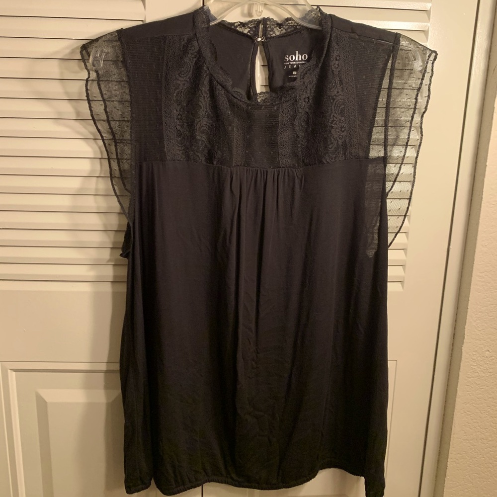 Women’s lace sleeveless blouse